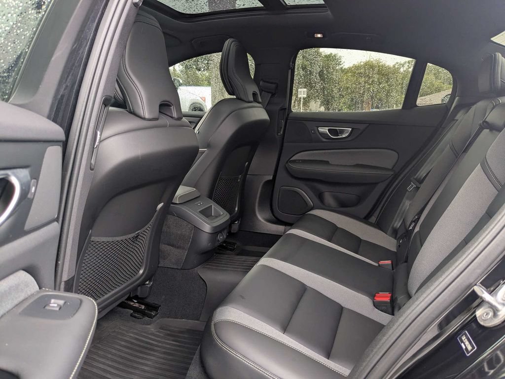 Certified 2024 Volvo S60 B5 Plus w/ Climate Package FWD image 18