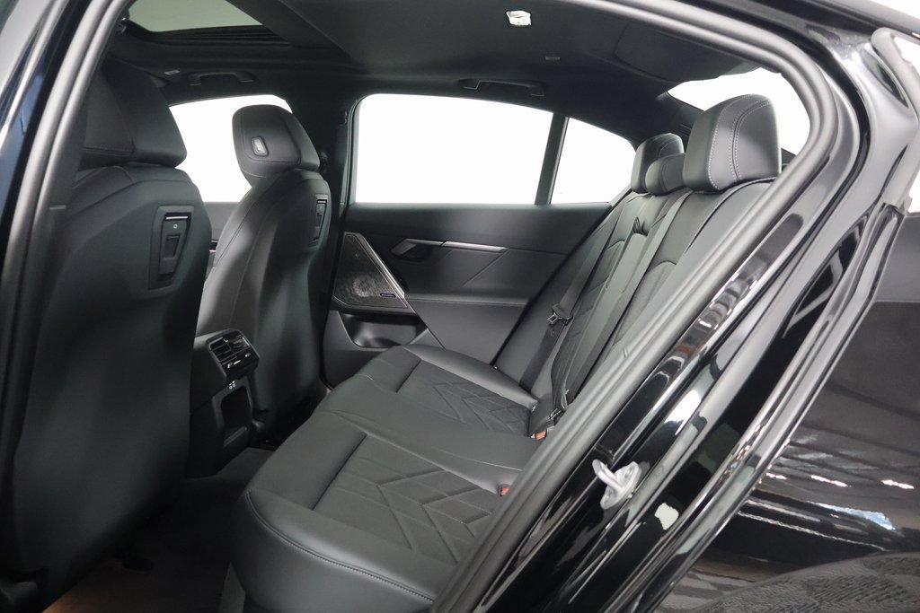 New 2027 BMW i5 eDrive40 AWD/4WD image 6