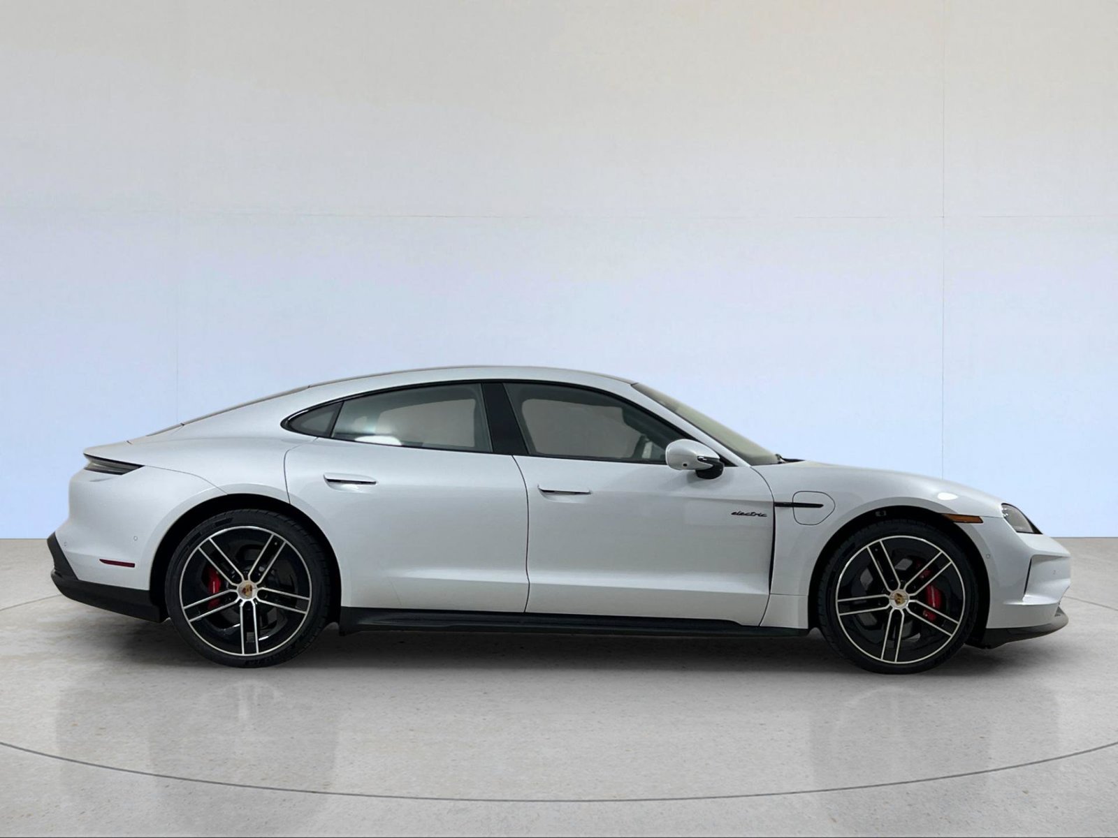 New 2026 Porsche Taycan GTS AWD/4WD image 9