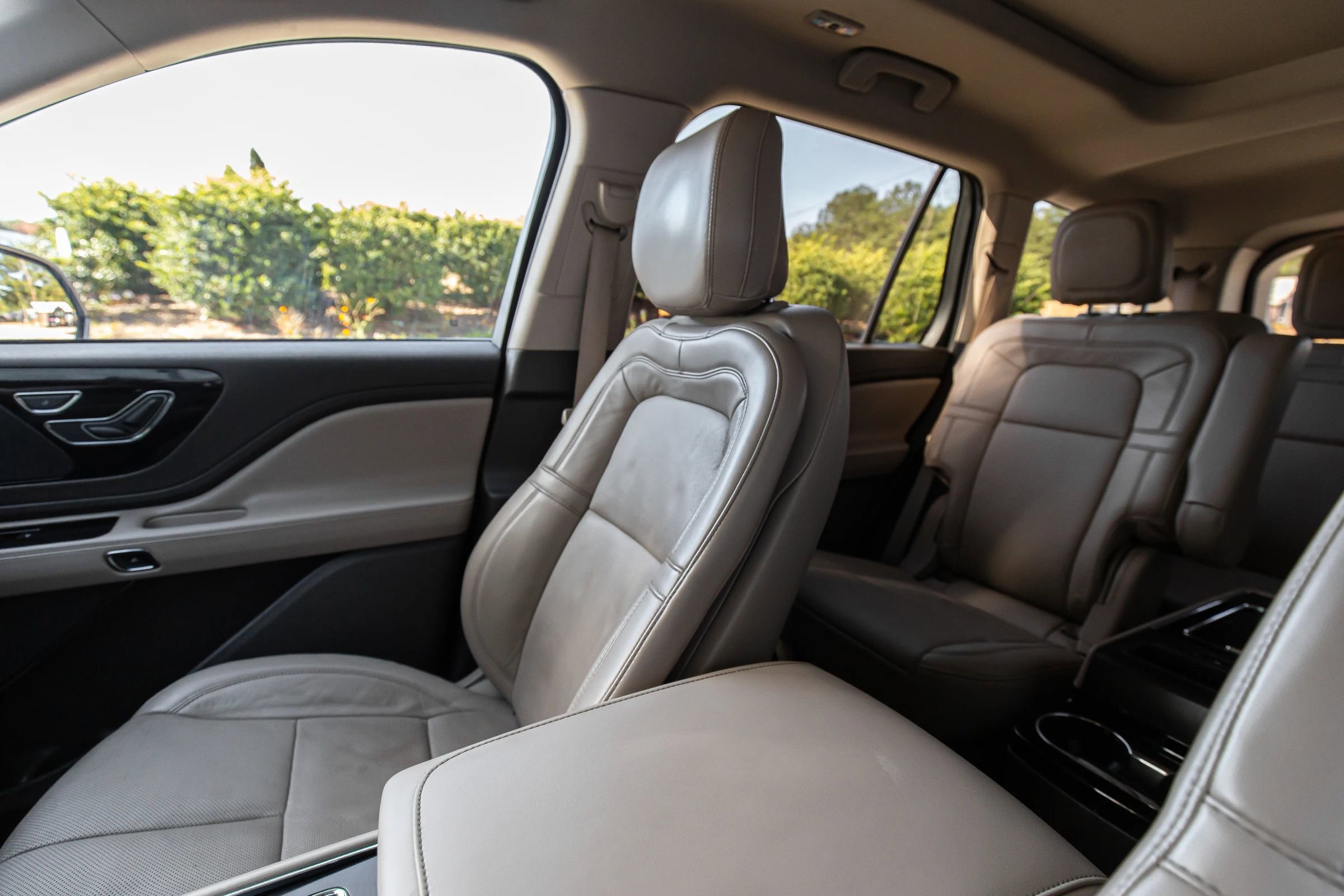 Used 2020 Lincoln Aviator Reserve w/ Equipment Group 201A image 19