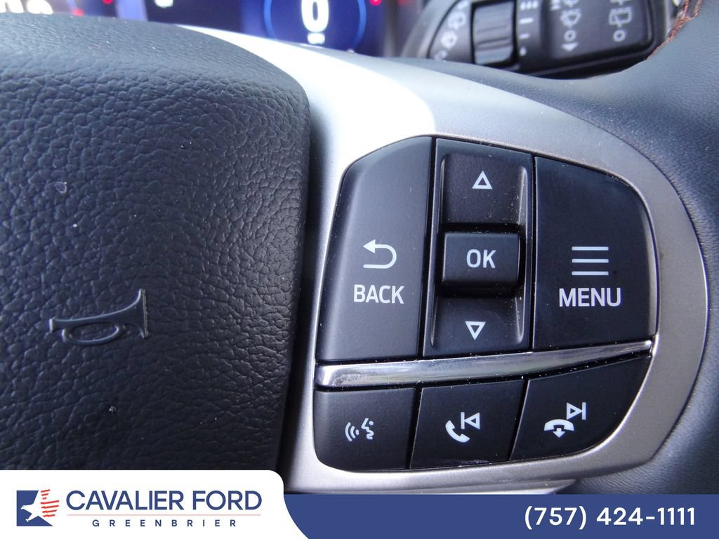 Used 2026 Ford Explorer Active AWD/4WD image 18
