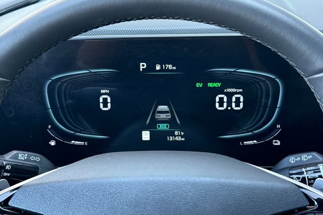 Certified 2025 Kia Niro EX Touring FWD image 33