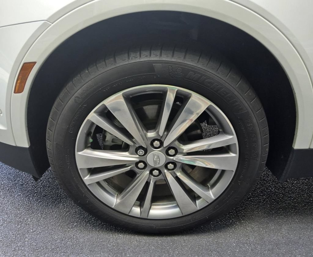 Used 2024 Cadillac XT5 Premium Luxury w/ Technology Package FWD image 9