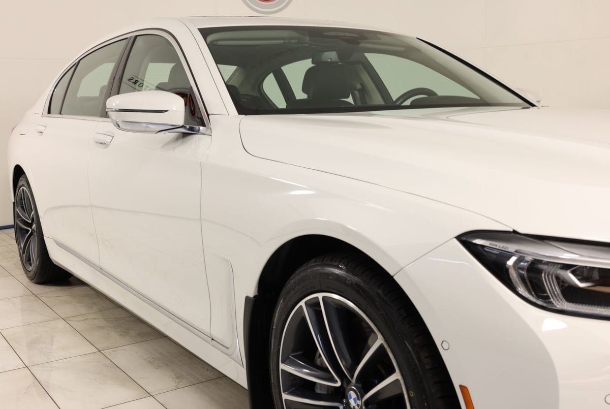 Used 2022 BMW 750i xDrive w/ Executive Package AWD/4WD image 38