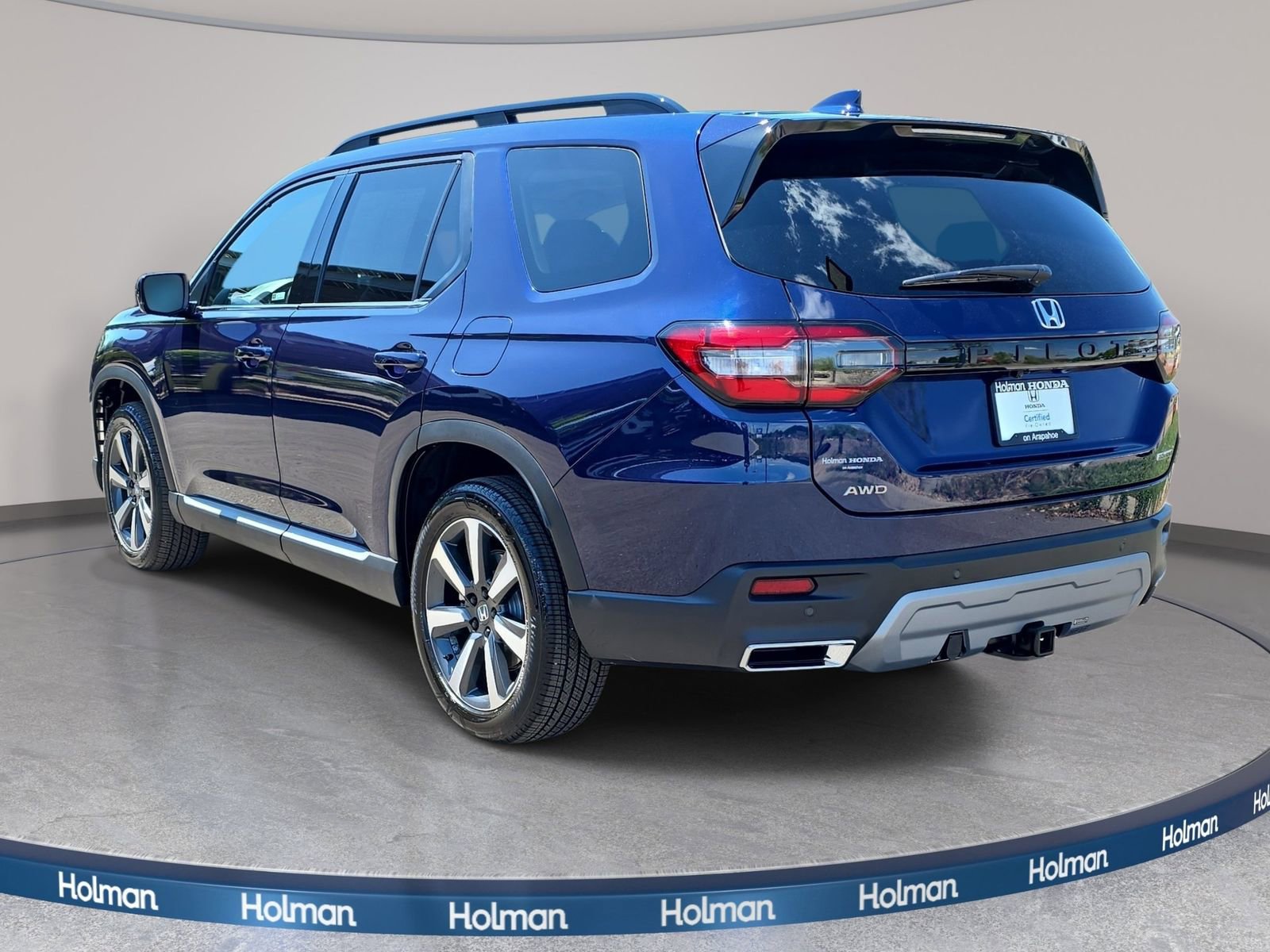 Certified 2025 Honda Pilot Touring image 3