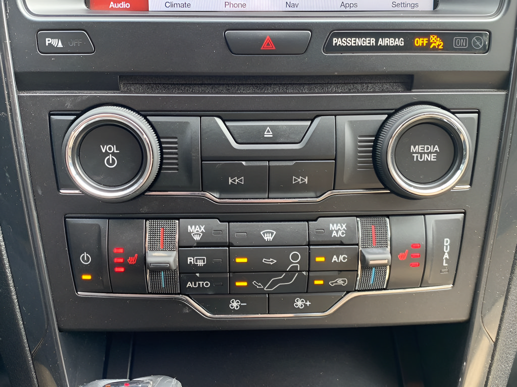 Used 2017 Ford Explorer XLT w/ Equipment Group 202A FWD image 29