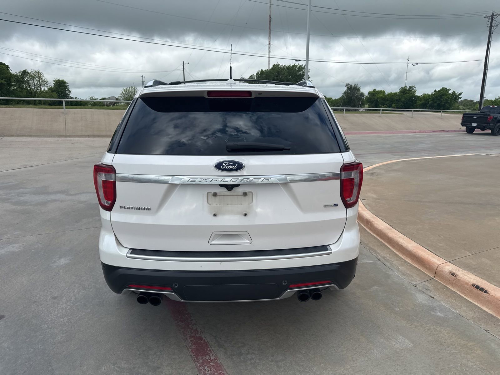 Used 2019 Ford Explorer Platinum image 6