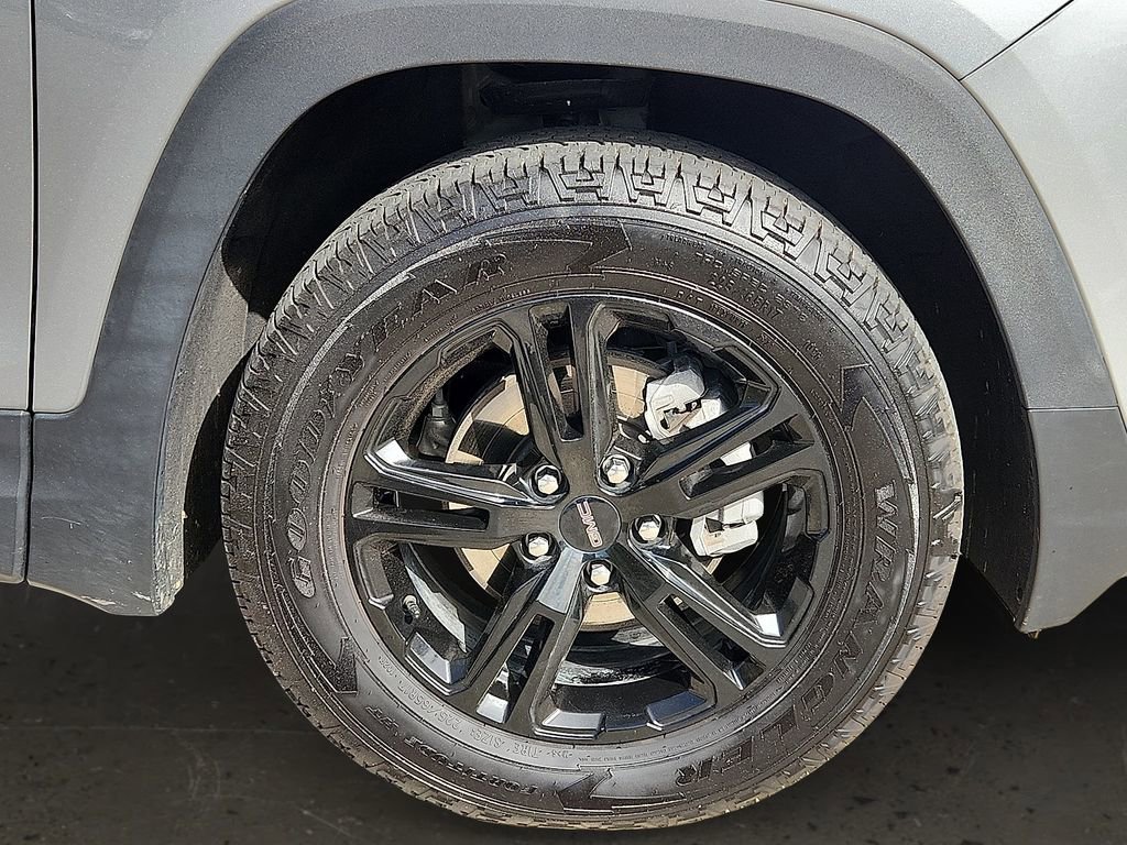 Used 2024 GMC Terrain AT4 w/ Infotainment Package II image 9