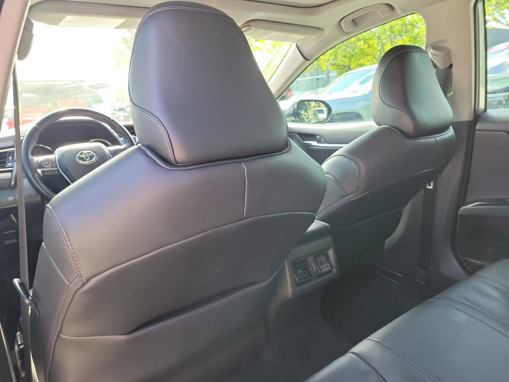 Used 2020 Toyota Camry XSE image 15