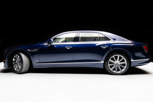 Used 2021 Bentley Flying Spur W12 image 20