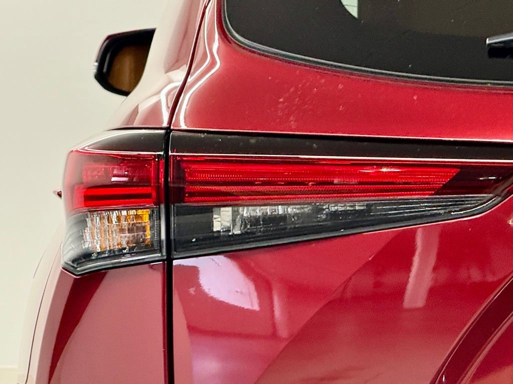 Used 2026 Toyota Highlander Platinum image 11