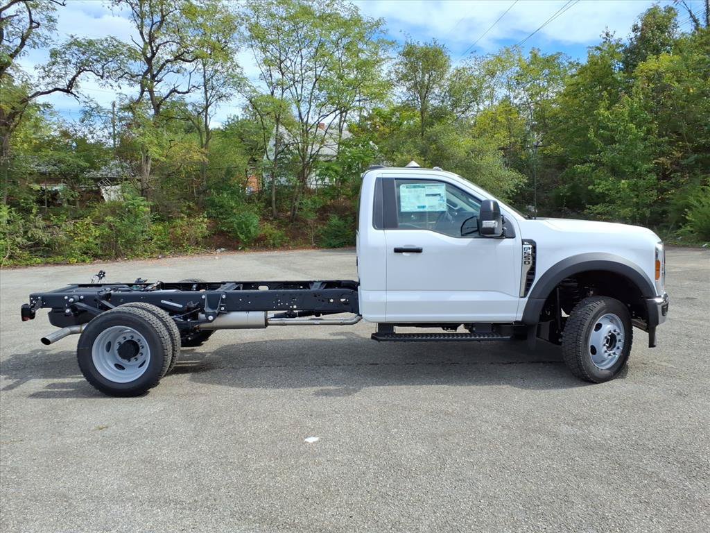 New 2026 Ford F550 4x4 Regular Cab Super Duty image 3