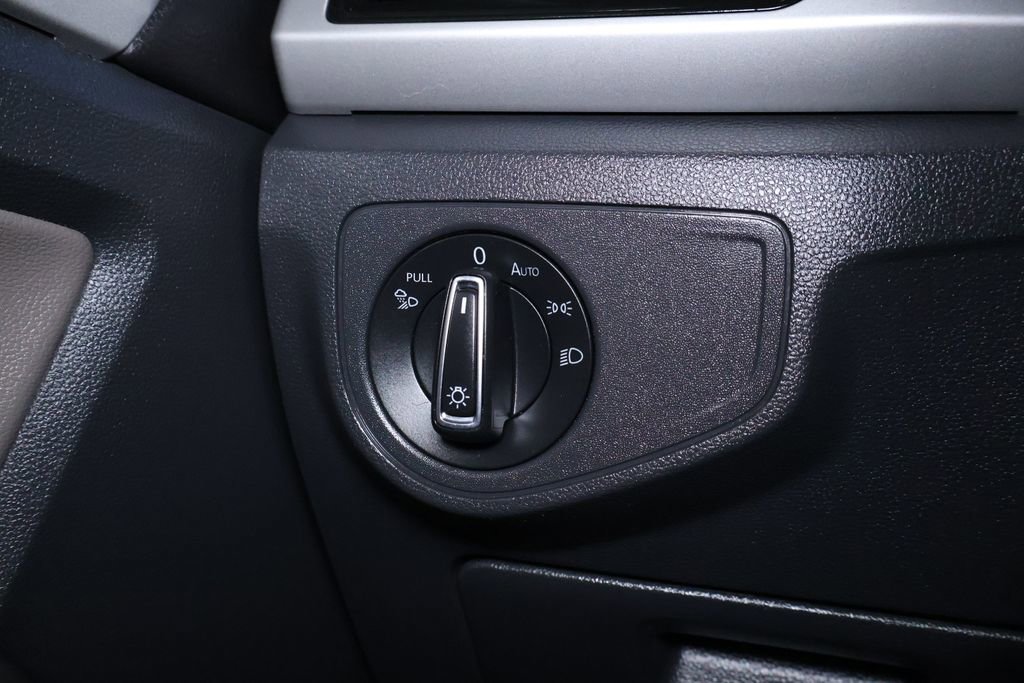 Used 2022 Volkswagen Atlas Cross Sport SE image 26