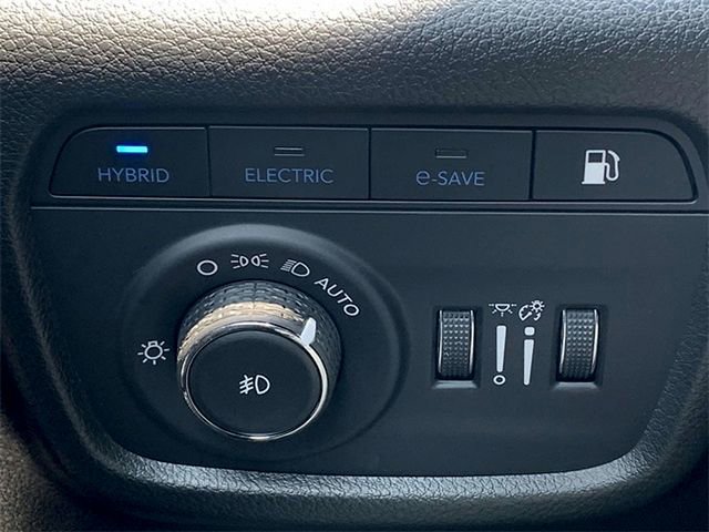 New 2024 Jeep Grand Cherokee Overland image 16