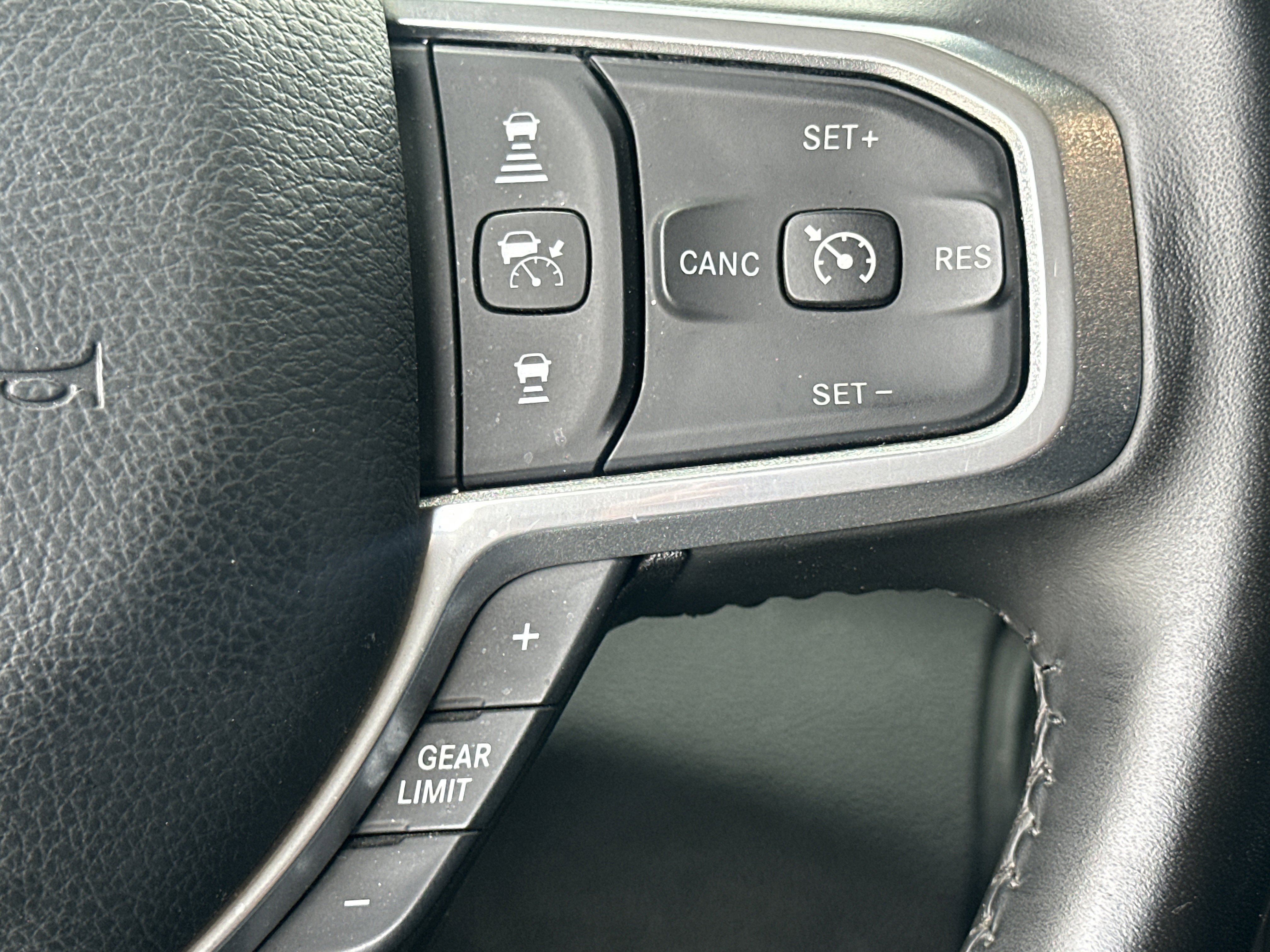 Used 2024 RAM 2500 Laramie w/ Safety Group AWD/4WD image 22