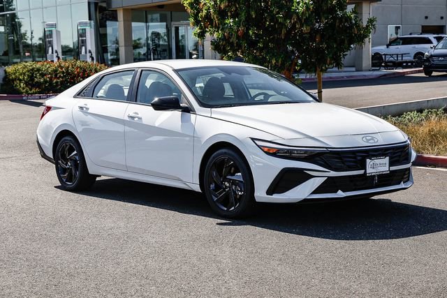 New 2026 Hyundai Elantra Sport FWD image 6