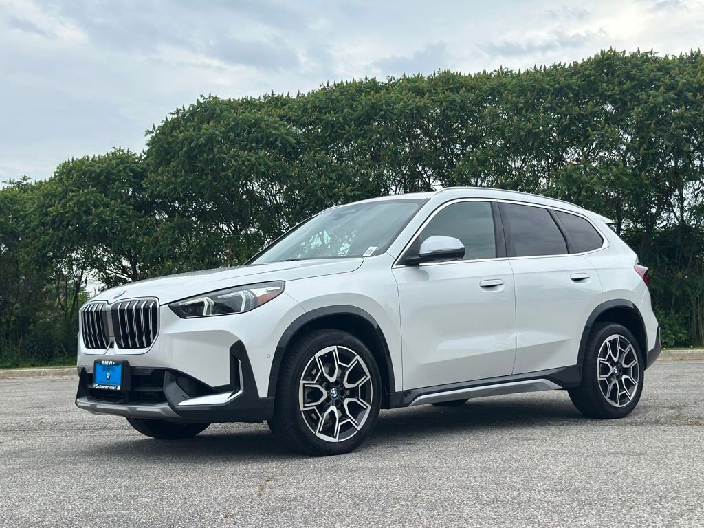 Certified 2023 BMW X1 xDrive28i w/ Premium Package AWD/4WD image 3