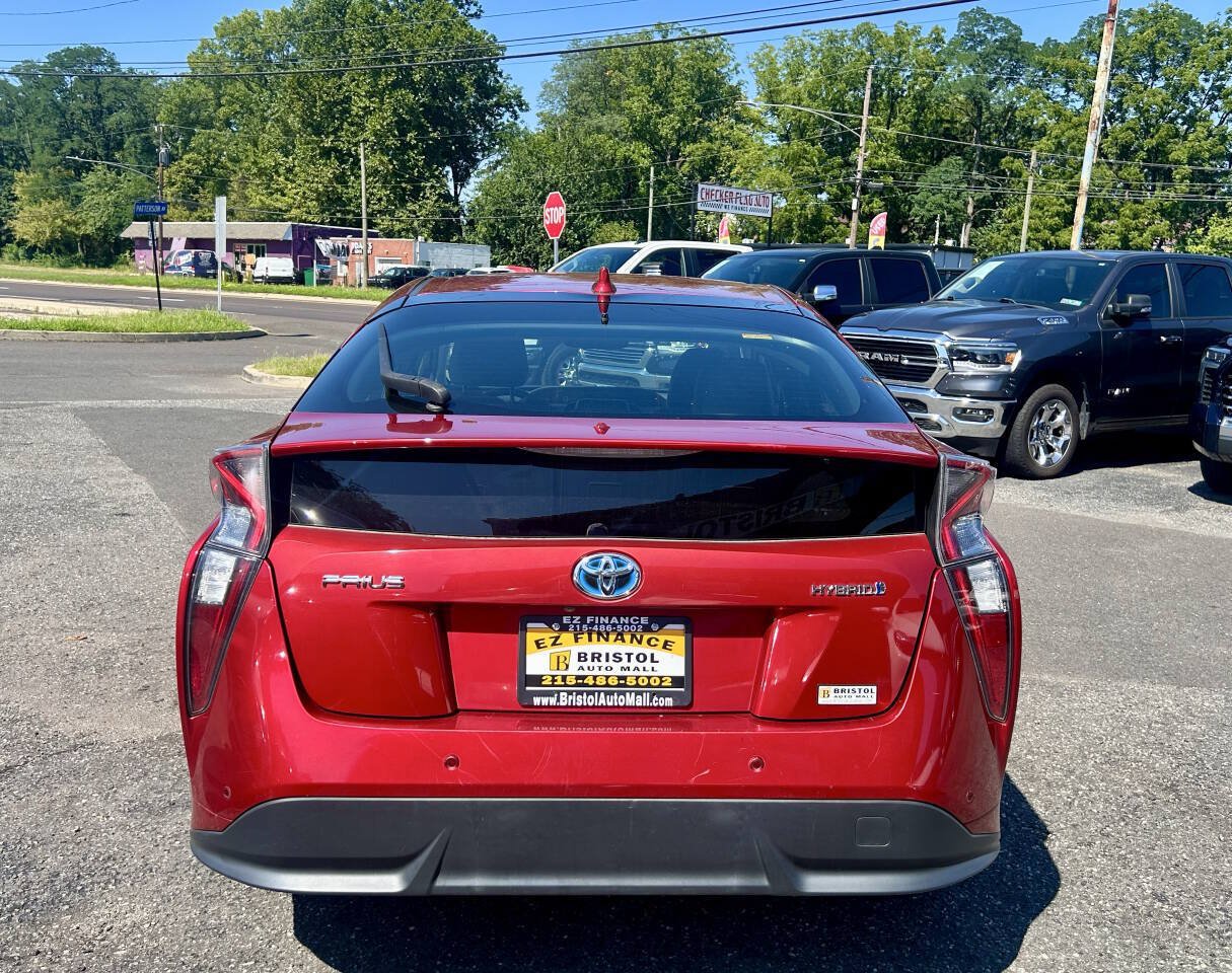 Used 2018 Toyota Prius Four Touring w/ Premium Convenience Package FWD image 4