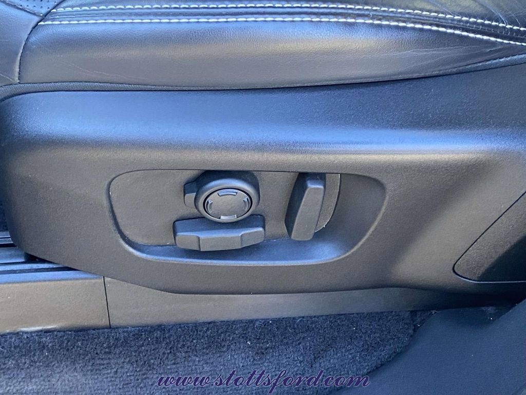 Used 2022 Land Rover Discovery HSE R-Dynamic image 16