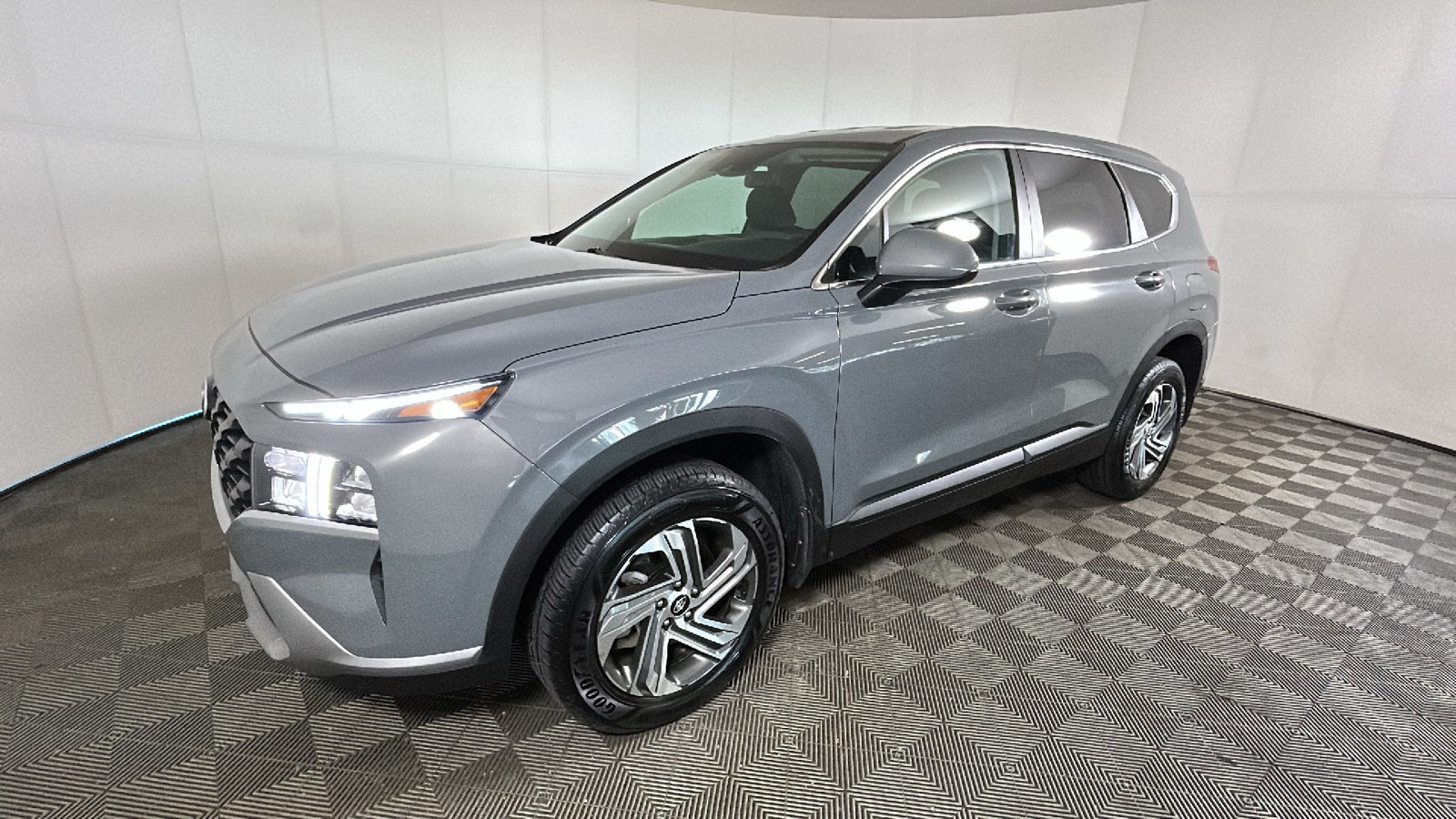 Used 2023 Hyundai Santa Fe SE w/ Cargo Package AWD/4WD image 8