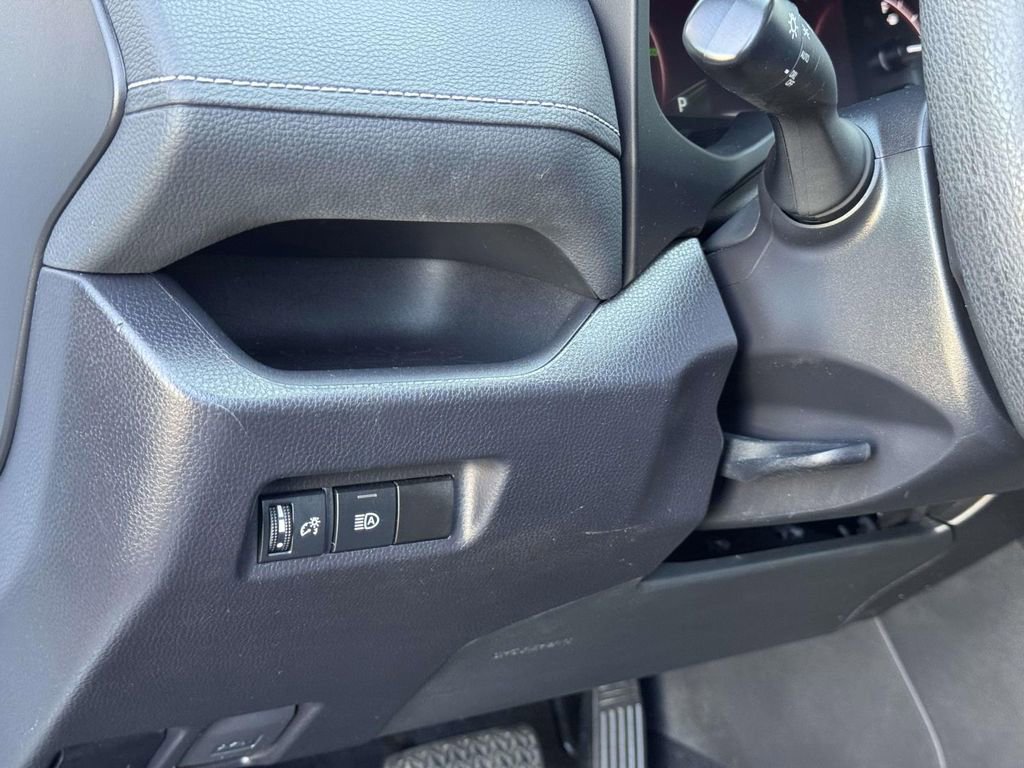 Used 2024 Toyota RAV4 XLE AWD/4WD image 10