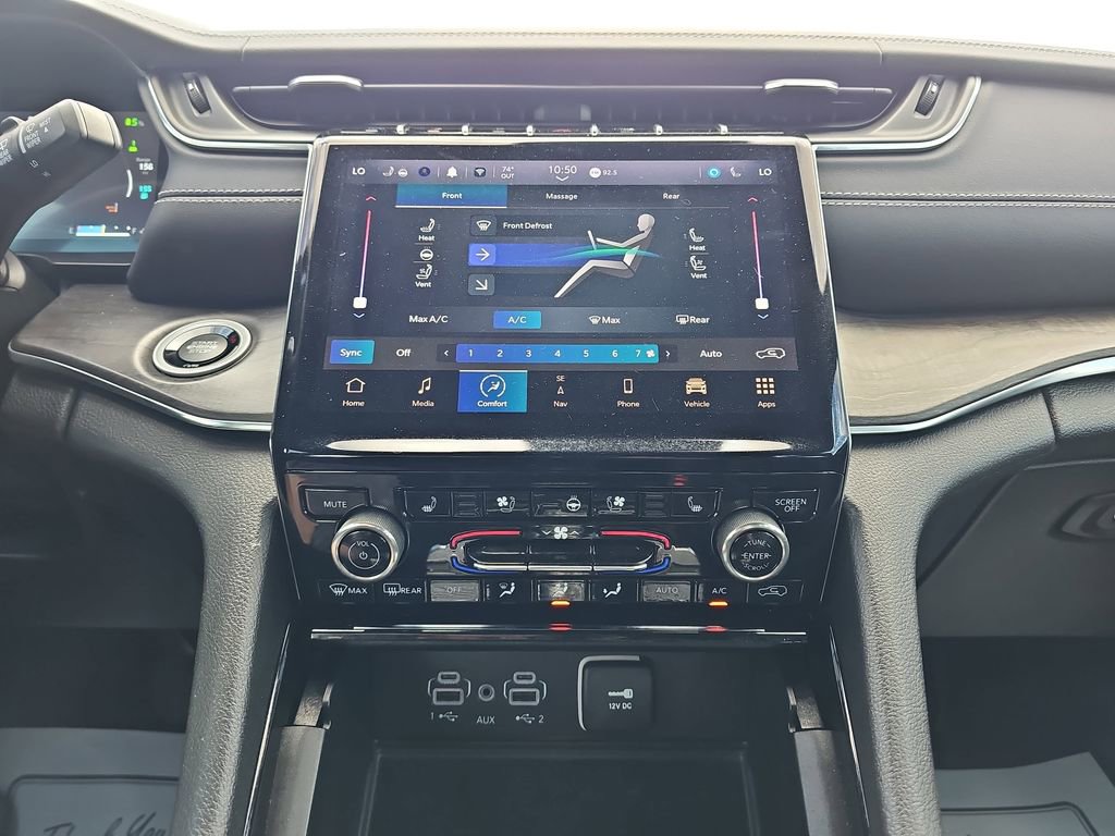 Used 2022 Jeep Grand Cherokee Overland w/ Luxury Tech Group IV image 28