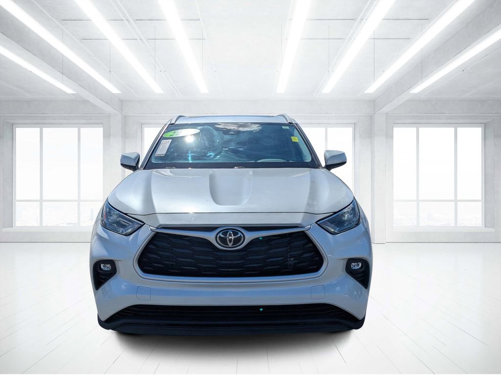 Used 2022 Toyota Highlander XLE image 8
