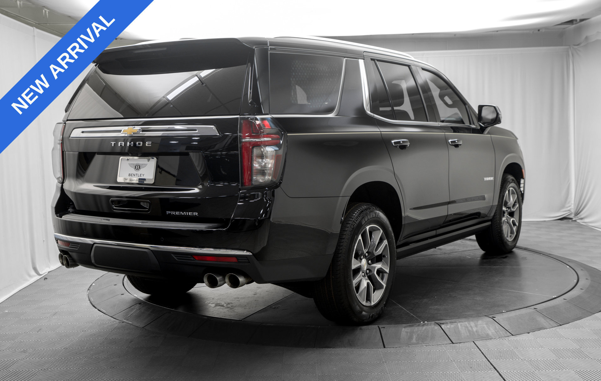 Used 2023 Chevrolet Tahoe Premier AWD/4WD image 7