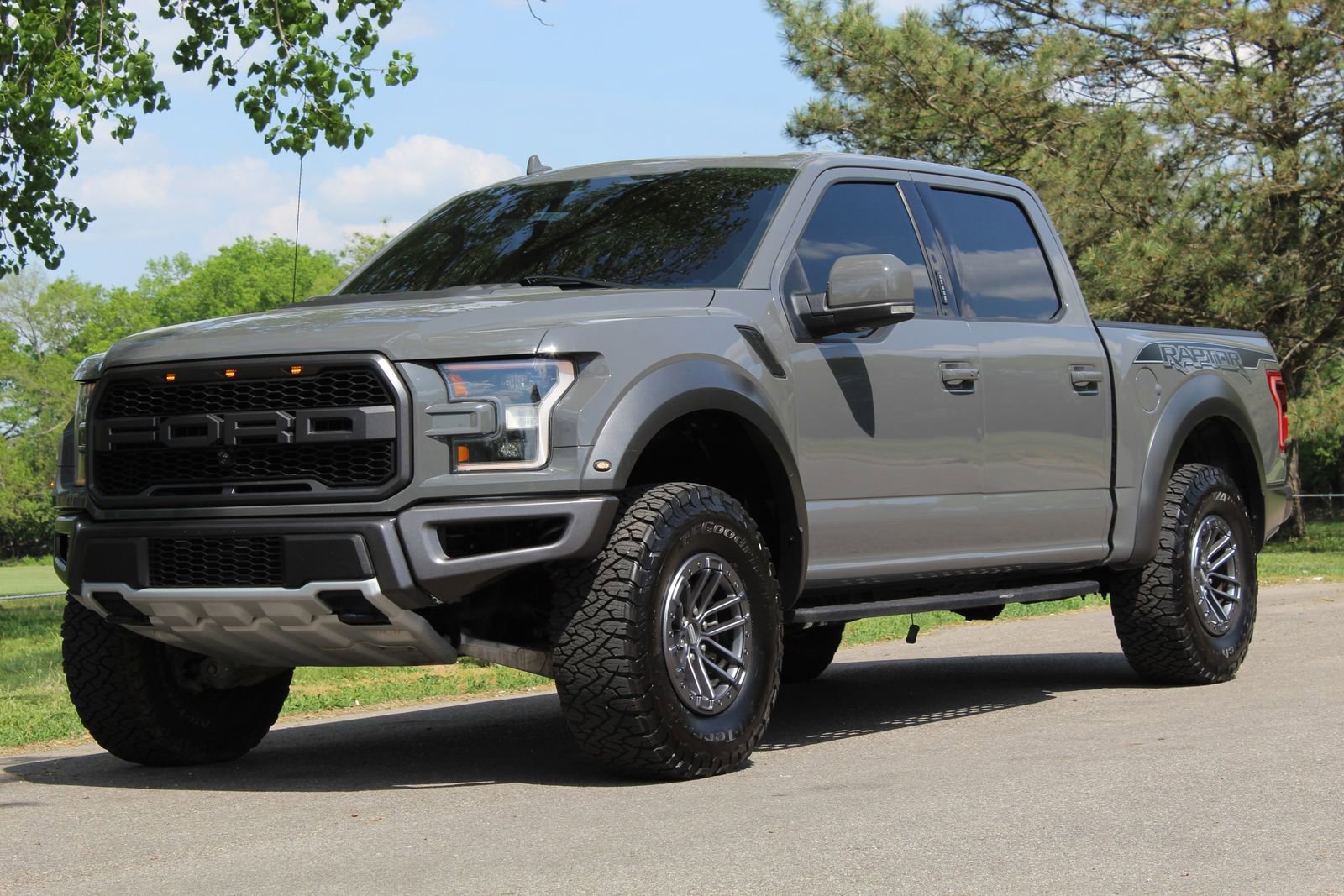 Used 2020 Ford F150 Raptor w/ Equipment Group 802A Luxury AWD/4WD image 3