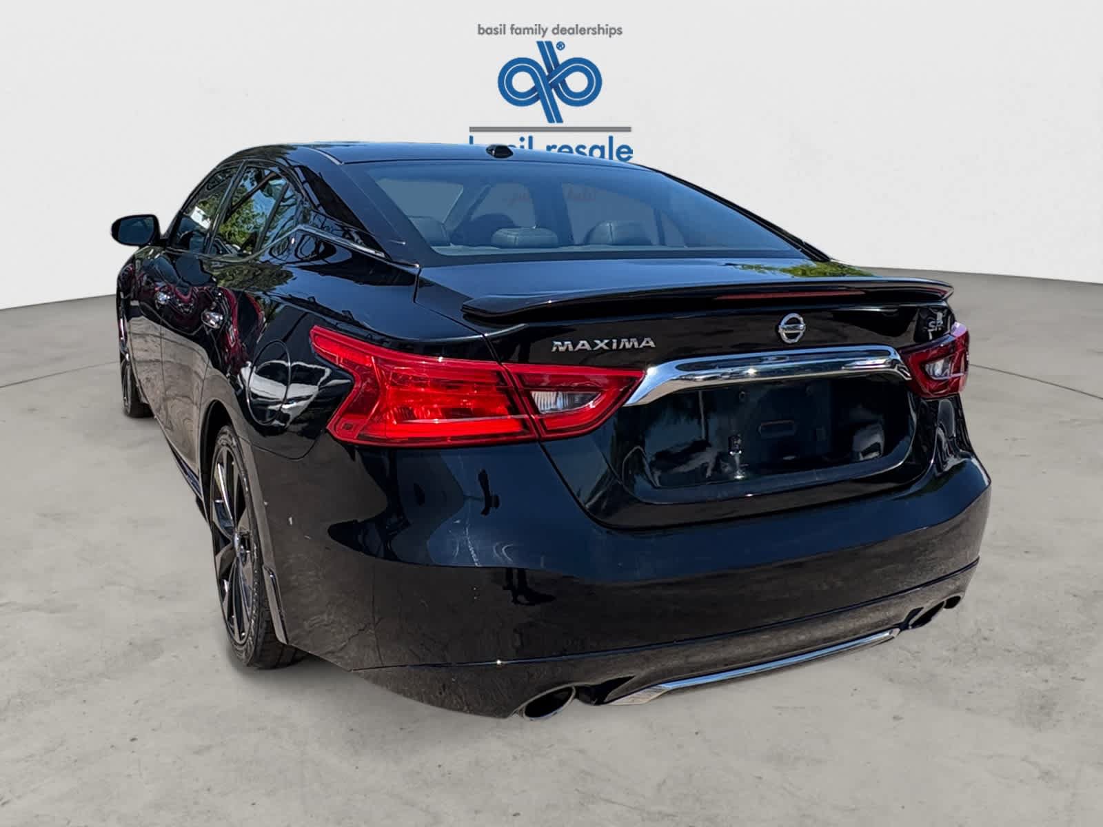 Used 2017 Nissan Maxima SR w/ Midnight Edition FWD image 5