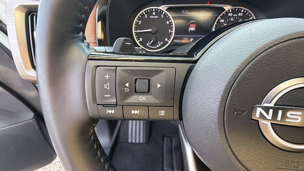 Used 2022 Nissan Pathfinder Platinum image 27