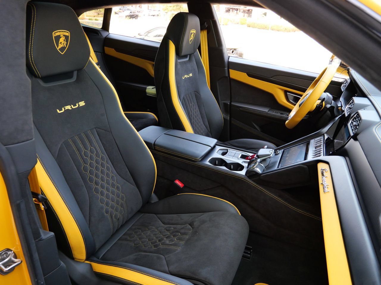 Used 2024 Lamborghini Urus S AWD/4WD image 8
