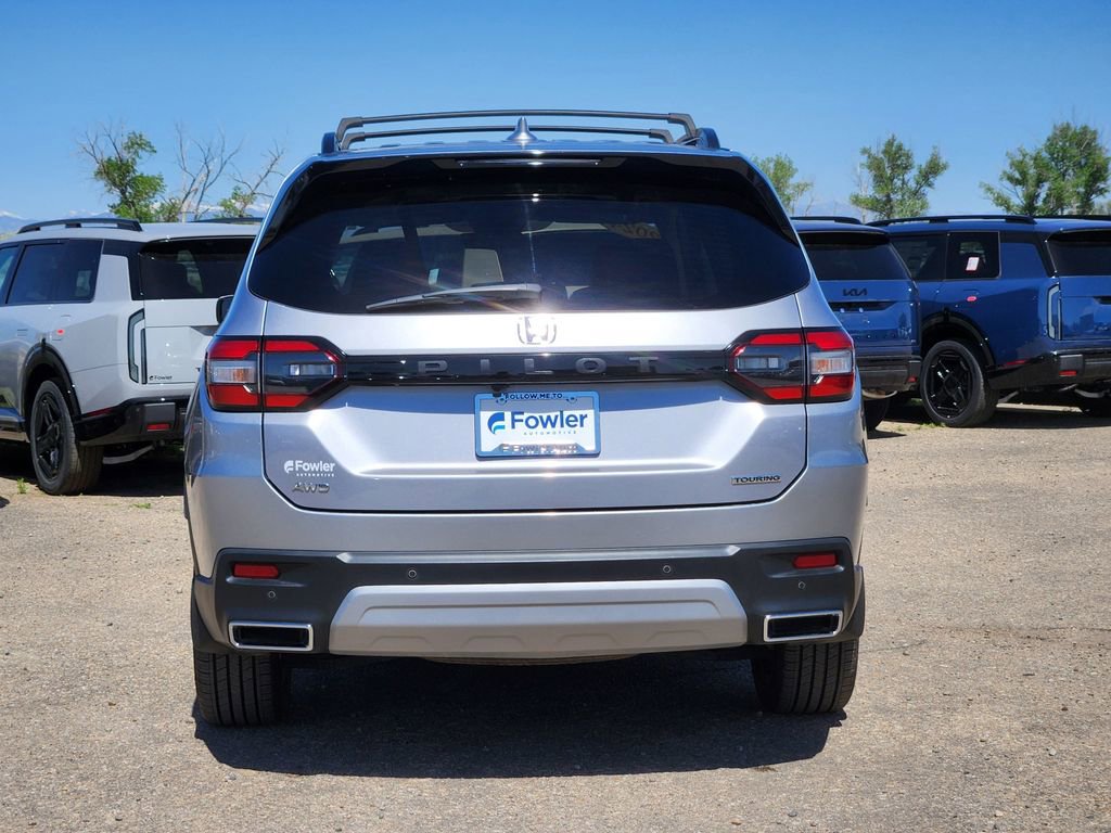 Used 2024 Honda Pilot Touring image 10