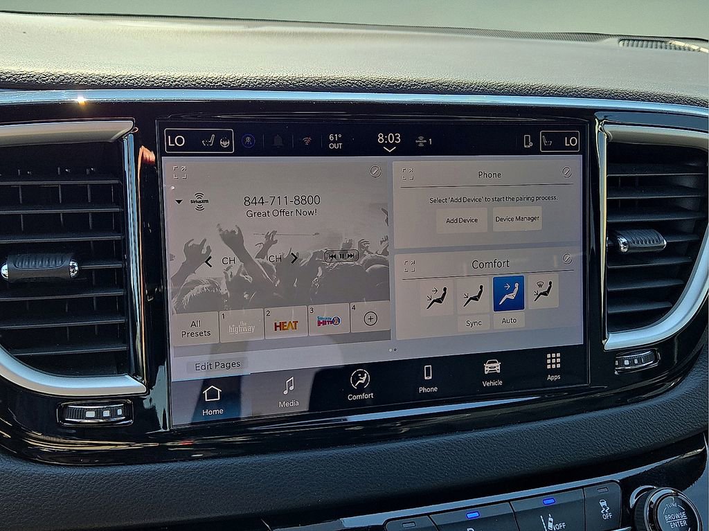 Used 2025 Chrysler Pacifica Select image 26