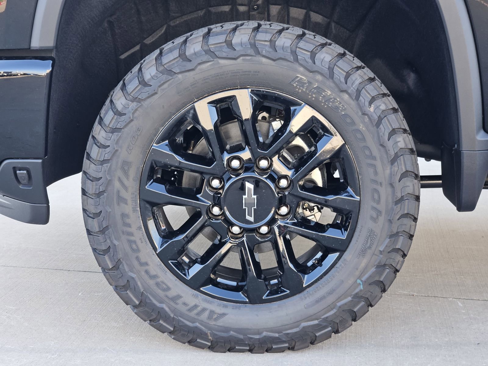 New 2026 Chevrolet Silverado 2500 LTZ w/ LTZ Plus Package AWD/4WD image 13