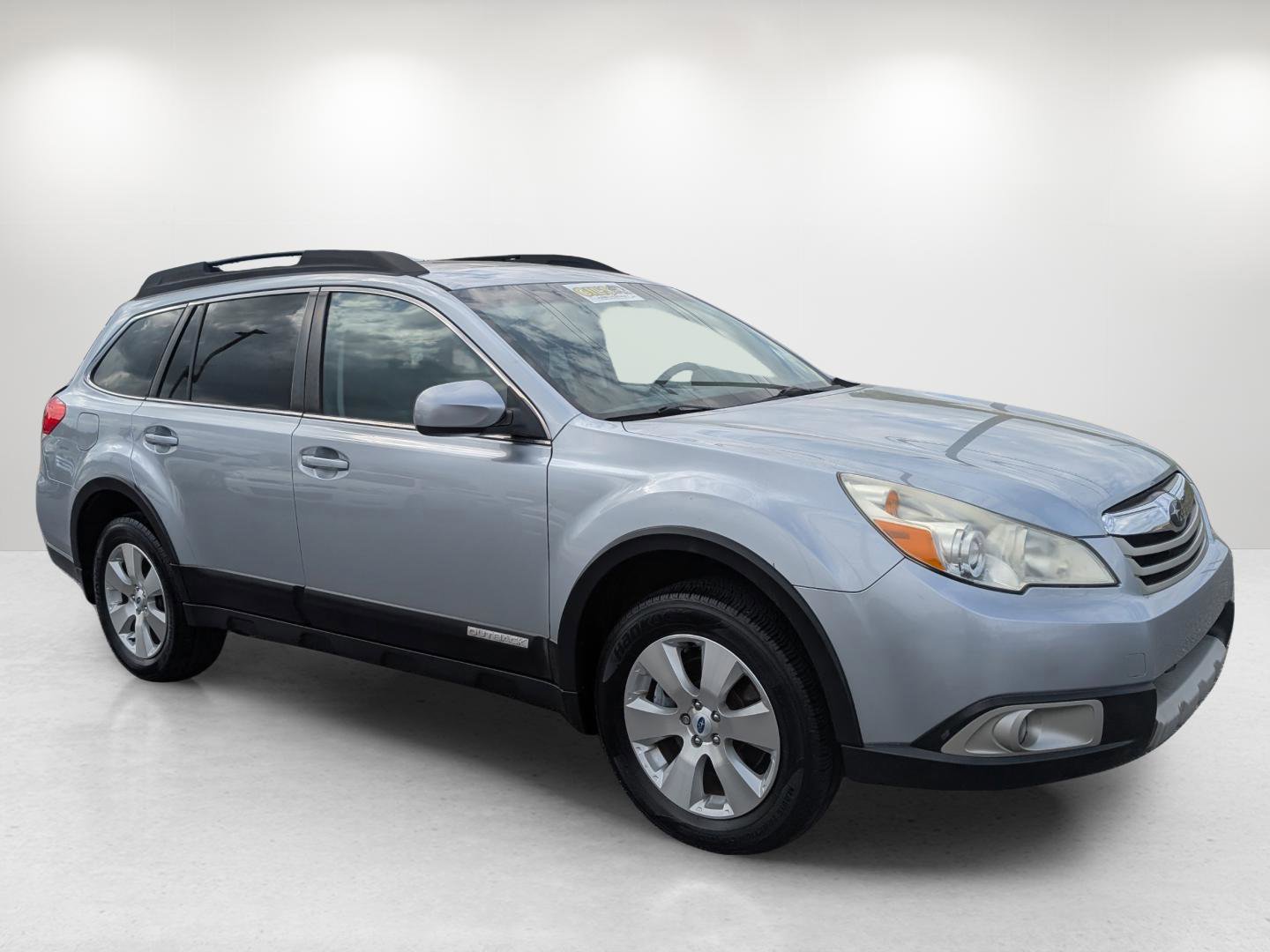 Used 2012 Subaru Outback 3.6R Limited w/ Moonroof Pkg image 3