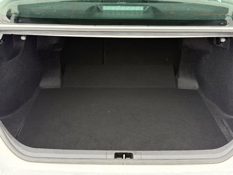 Used 2025 Toyota Camry LE image 9