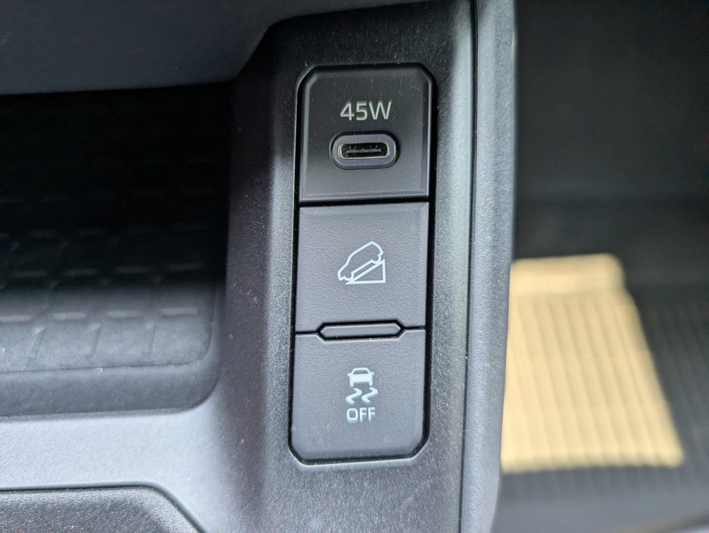 Used 2026 Toyota RAV4 XSE w/ Panoramic Sun Roof Package AWD/4WD image 16