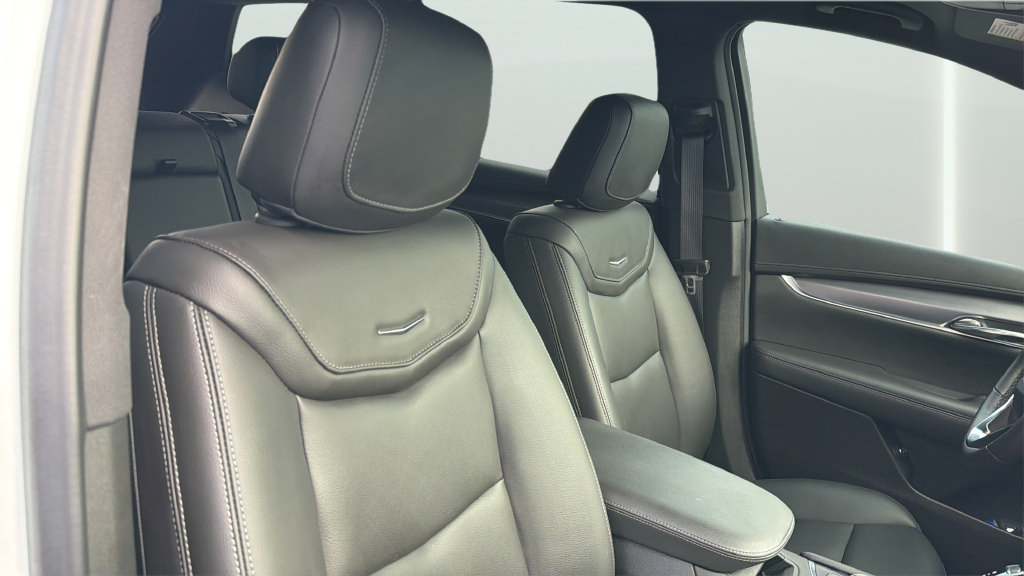 Used 2024 Cadillac XT6 Luxury FWD image 31