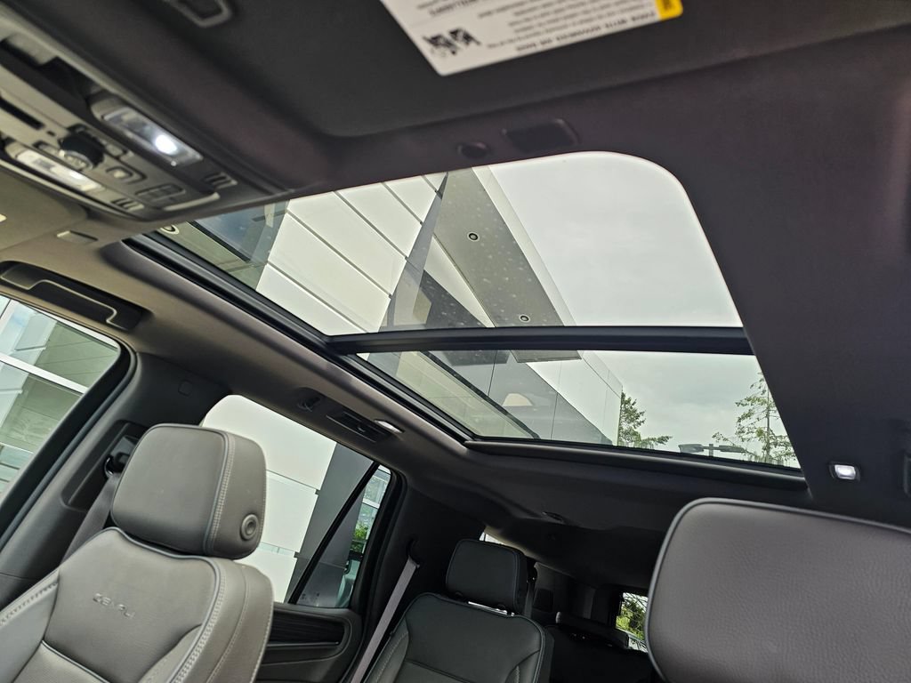 Used 2023 GMC Yukon Denali AWD/4WD image 24