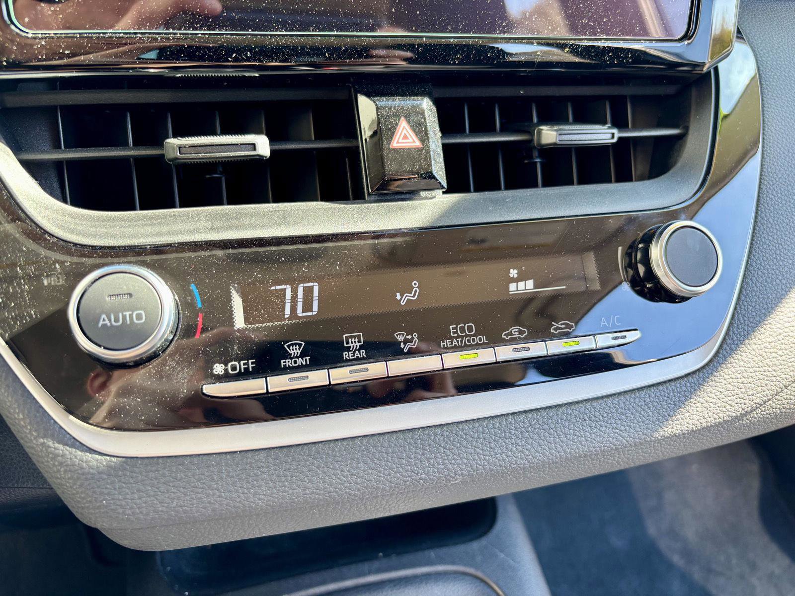 Used 2025 Toyota Corolla LE image 30