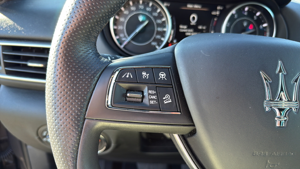 Used 2023 Maserati Levante GT AWD/4WD image 37