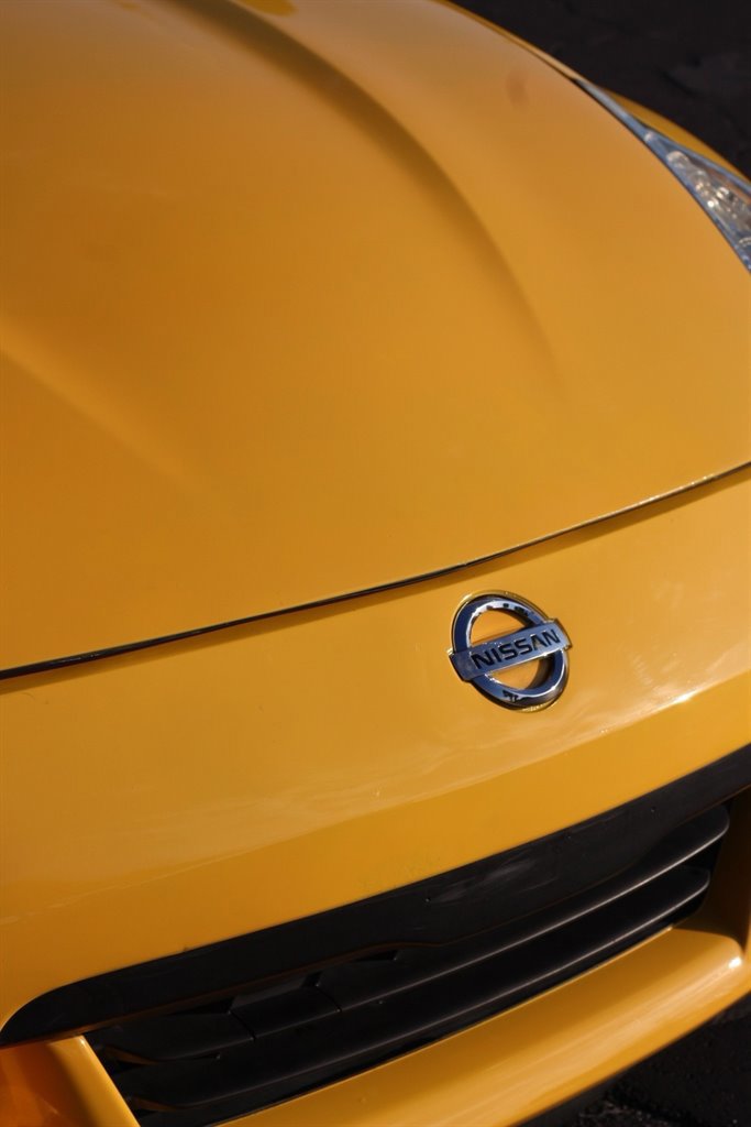 Used 2009 Nissan 370Z Touring w/ Sport Pkg image 8