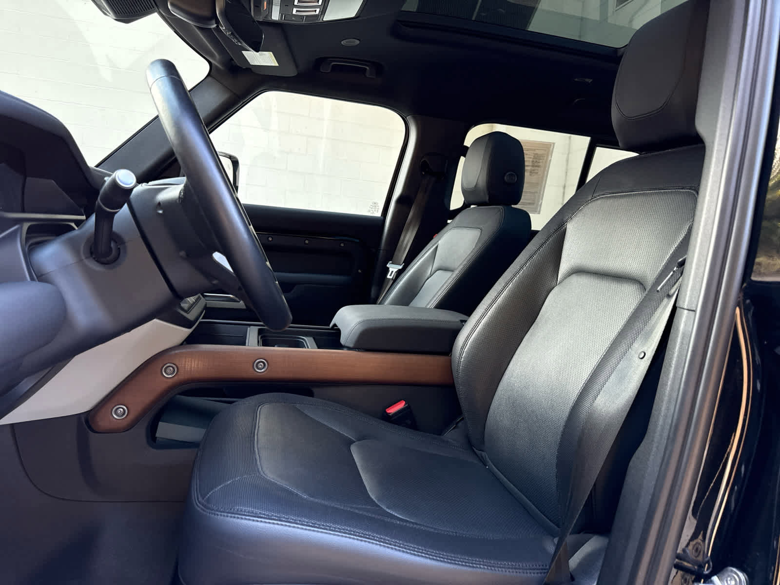 Certified 2023 Land Rover Defender 110 X-Dynamic SE image 12