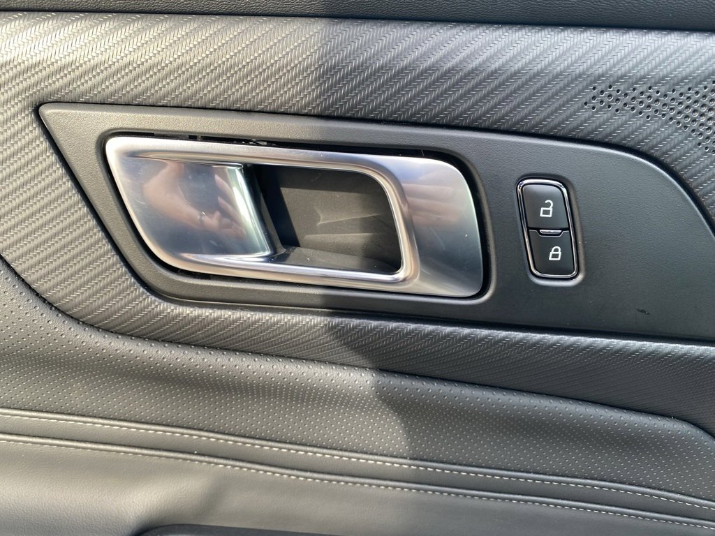 Used 2025 Ford Mustang GT Premium image 14