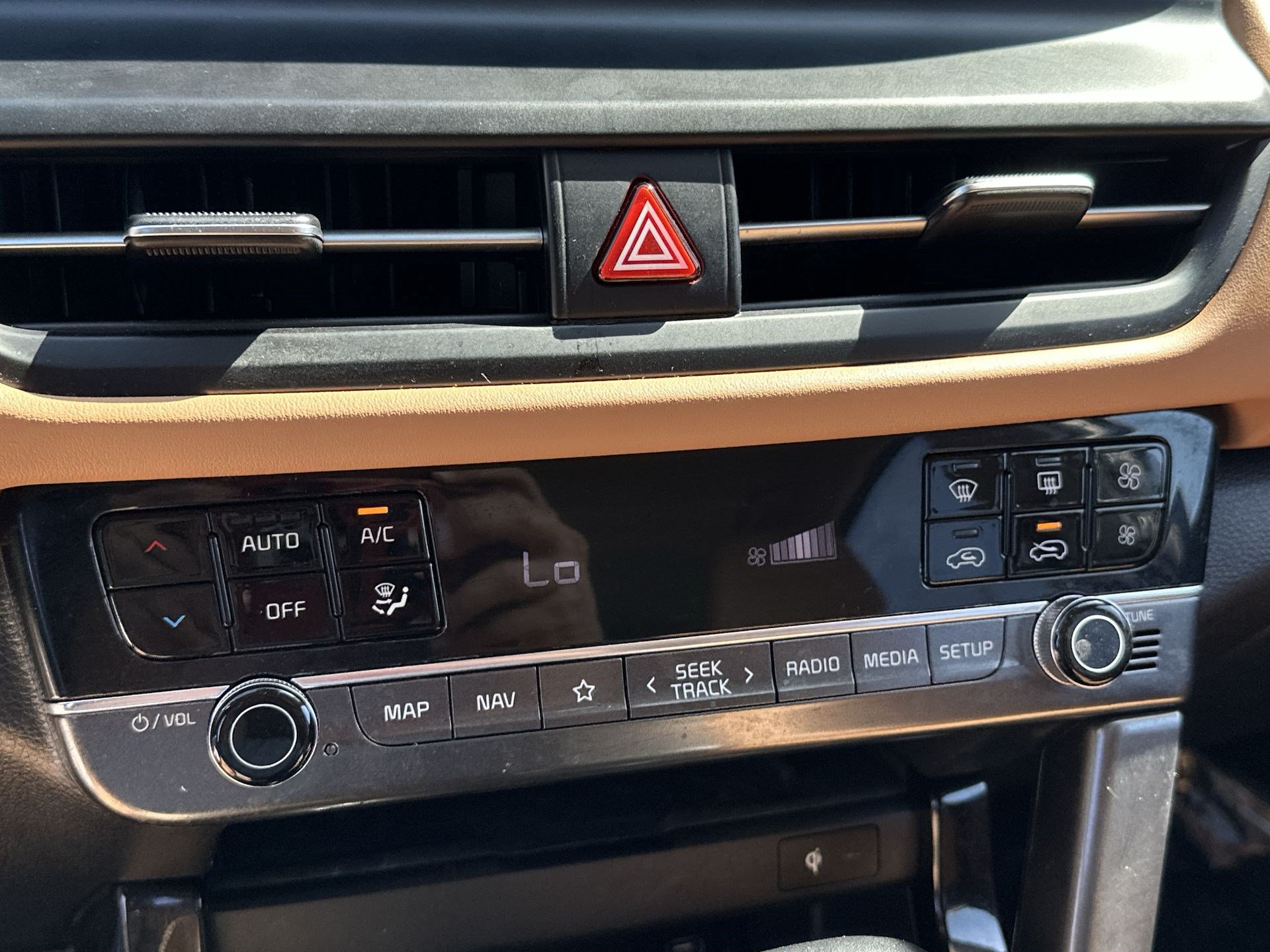 Certified 2024 Kia Seltos EX AWD/4WD image 17