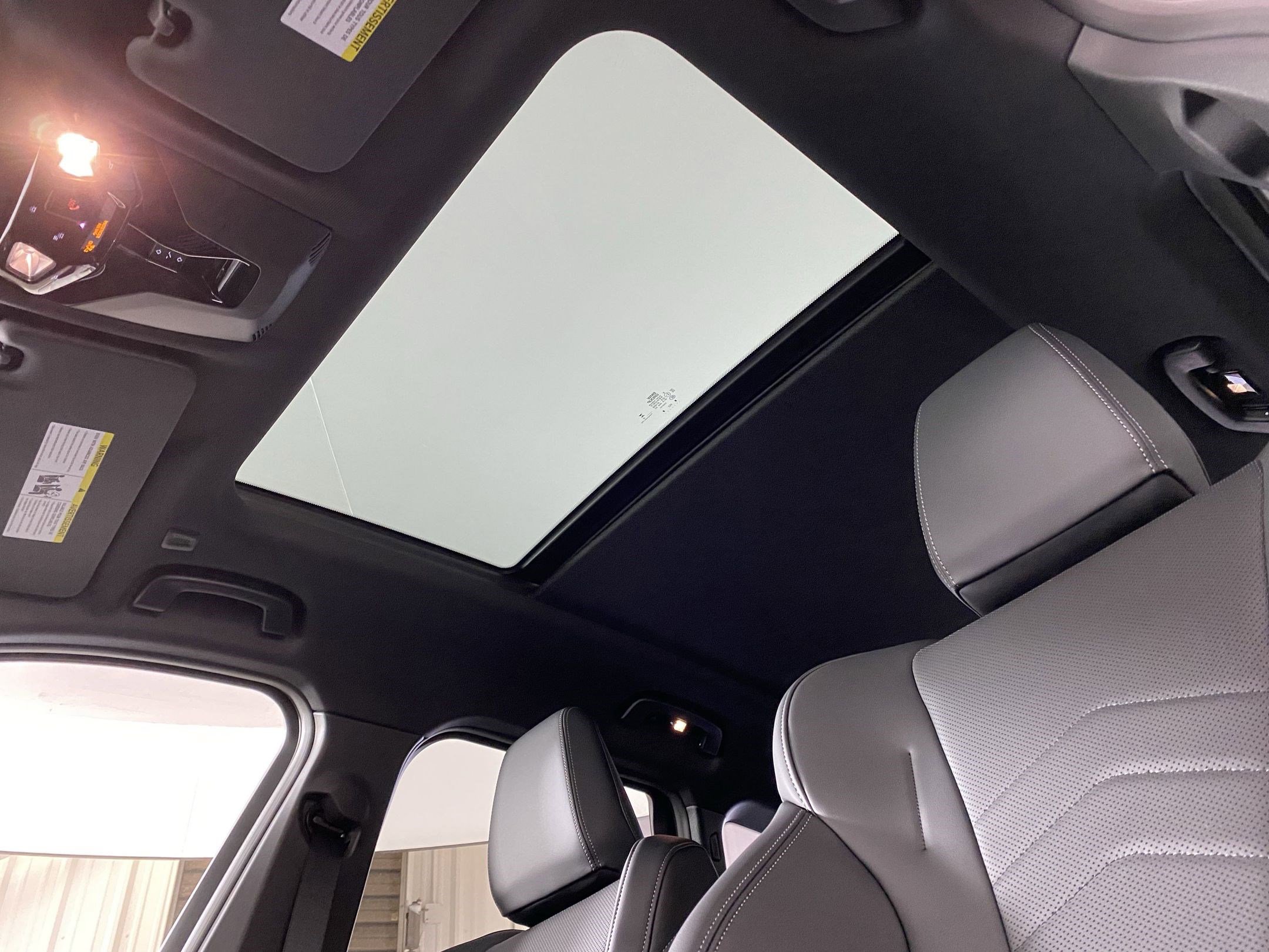 Used 2025 BMW X1 xDrive28i w/ Technology Package image 14