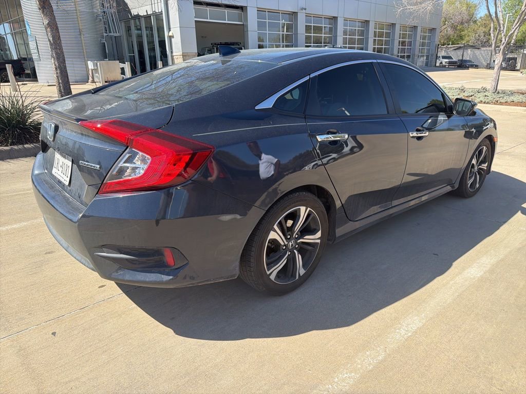 Used 2018 Honda Civic Touring image 9