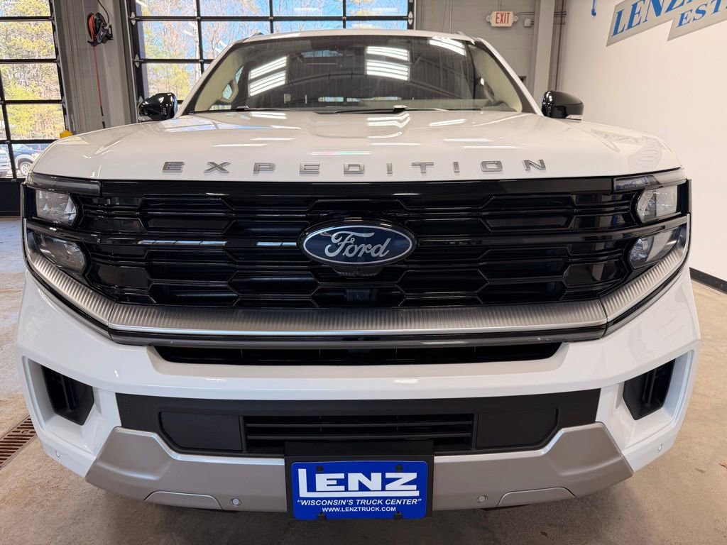 Used 2025 Ford Expedition Max Platinum w/ Driver's Package AWD/4WD image 3