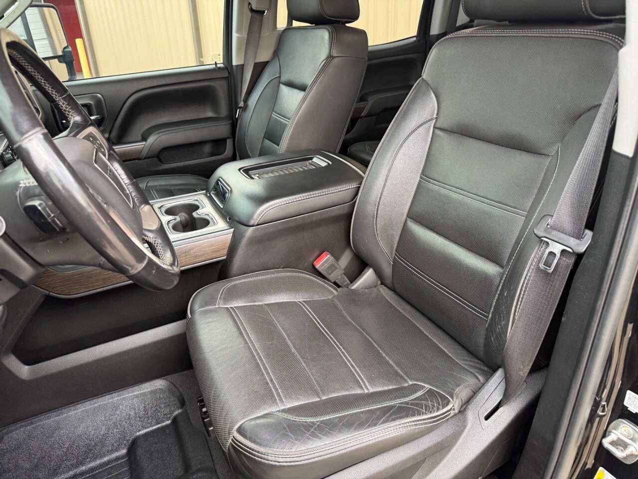 Used 2019 GMC Sierra 2500 Denali w/ Duramax Plus Package AWD/4WD image 16